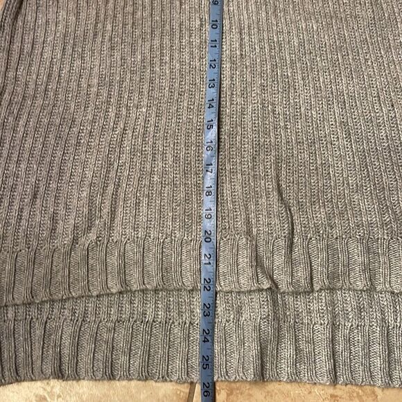 Gray sleeveless sweater  - Picture 6 of 7